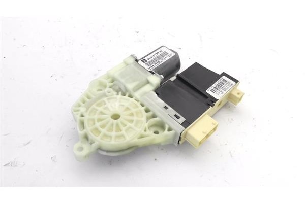 Recambio de motor elevalunas delantero derecho para citroen c4 coupe 1.6 hdi referencia OEM IAM 9681576780 965496100 