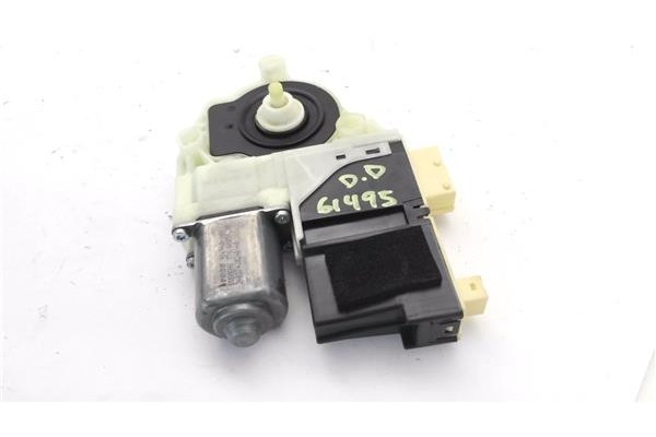 Recambio de motor elevalunas delantero derecho para citroen c4 coupe 1.6 hdi referencia OEM IAM 9681576780 965496100 