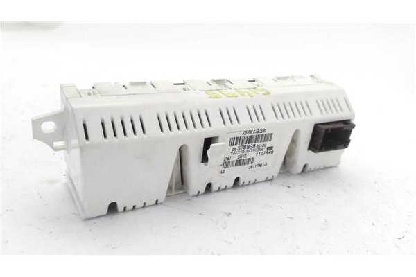 Recambio de display para citroen c4 coupe 1.6 hdi referencia OEM IAM 965788288003 281176918 