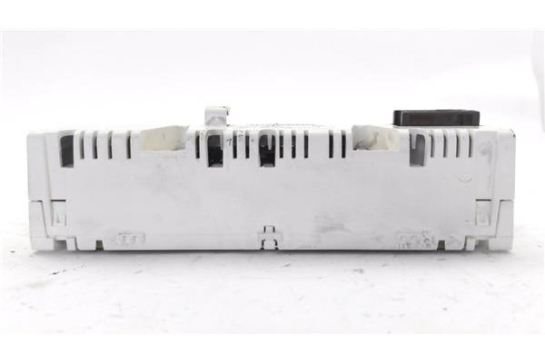 Recambio de display para citroen c4 coupe 1.6 hdi referencia OEM IAM 965788288003 281176918 