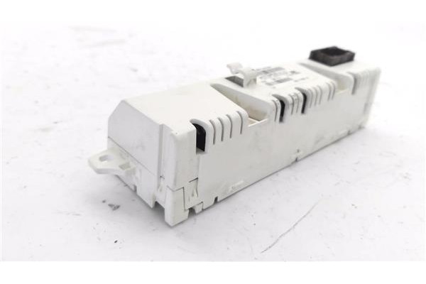 Recambio de display para citroen c4 coupe 1.6 hdi referencia OEM IAM 965788288003 281176918 