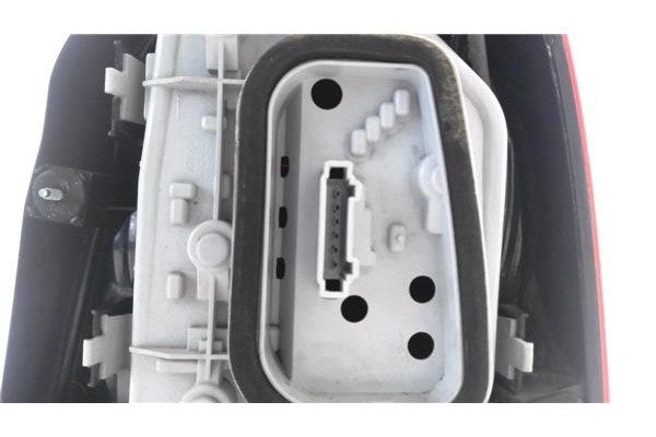 Recambio de piloto trasero izquierdo para volkswagen polo iv (9n1) 1.4 16v referencia OEM IAM 6Q6945095G  