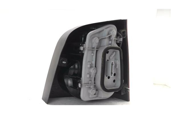 Recambio de piloto trasero izquierdo para volkswagen polo iv (9n1) 1.4 16v referencia OEM IAM 6Q6945095G  