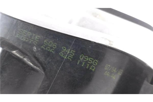 Recambio de piloto trasero izquierdo para volkswagen polo iv (9n1) 1.4 16v referencia OEM IAM 6Q6945095G  