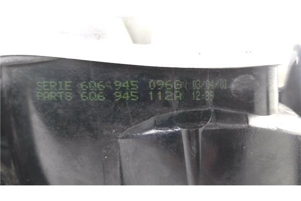 Recambio de piloto trasero derecho para volkswagen polo iv (9n1) 1.4 16v referencia OEM IAM 6Q6945096G 6Q6945112A 