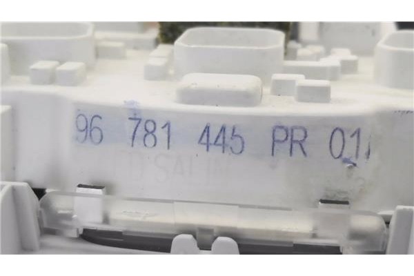 Recambio de luz delantero central techo para peugeot 308 sw 1.6 active referencia OEM IAM 96781445PR01 9677821577 