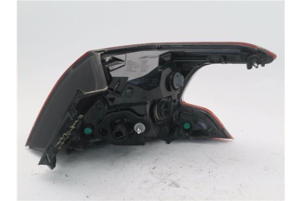 Recambio de piloto trasero izquierdo para peugeot 308 sw 1.6 active referencia OEM IAM 9823728680 81250102 