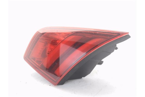 Recambio de piloto porton trasero derecho para peugeot 308 sw 1.6 active referencia OEM IAM 9677818280 81260201 