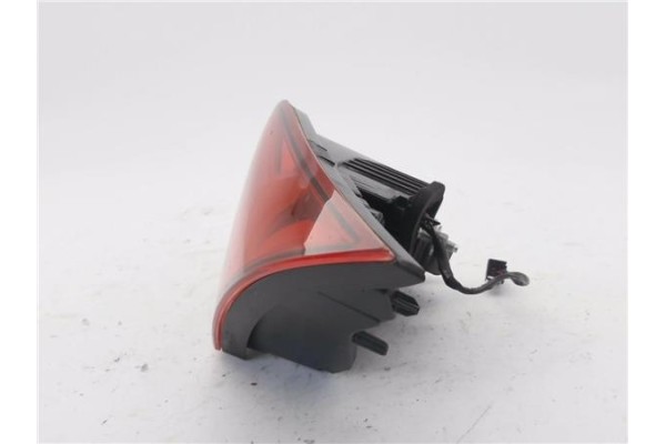Recambio de piloto porton trasero derecho para peugeot 308 sw 1.6 active referencia OEM IAM 9677818280 81260201 