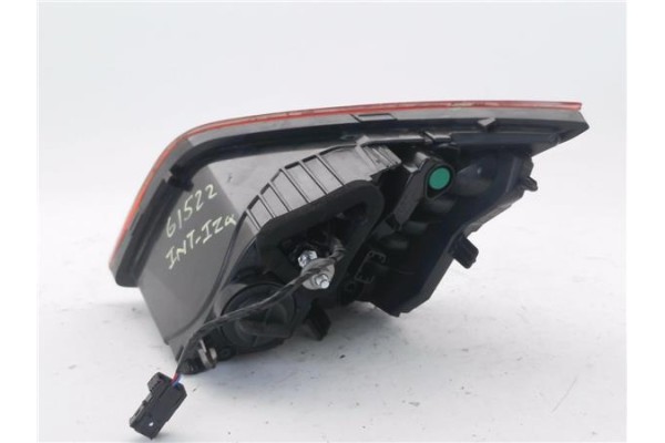 Recambio de piloto porton trasero izquierdo para peugeot 308 sw 1.6 active referencia OEM IAM 9677818380 81260101 