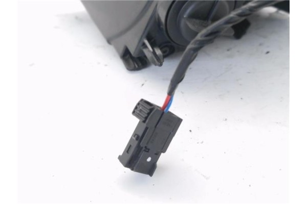 Recambio de piloto porton trasero izquierdo para peugeot 308 sw 1.6 active referencia OEM IAM 9677818380 81260101 