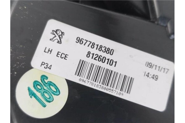 Recambio de piloto porton trasero izquierdo para peugeot 308 sw 1.6 active referencia OEM IAM 9677818380 81260101 