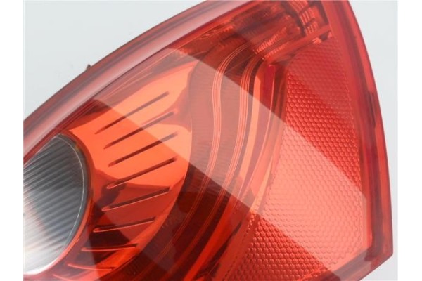Recambio de piloto trasero derecho para seat ibiza berlina (6j5) 1.4 referencia OEM IAM 6J4945096C 6J4945112B 