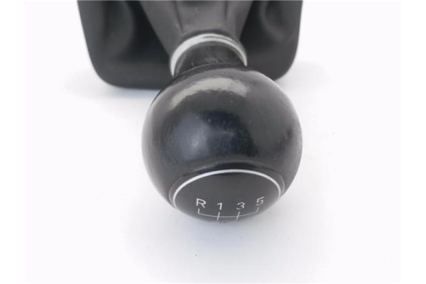 Recambio de pomo palanca cambio para seat ibiza berlina (6j5) 1.4 referencia OEM IAM 6J0863279  