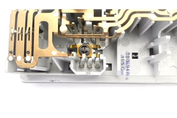 Recambio de luz delantero central techo para seat ibiza berlina (6j5) 1.4 referencia OEM IAM 3B0947105C  