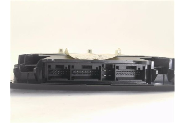 Recambio de luz delantero central techo para bmw serie 3 berlina (e90) 3.0 330d referencia OEM IAM 697629402 6932827ZI 