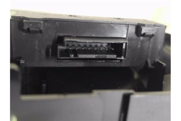 Recambio de luz trasero central techo para bmw serie 3 berlina (e90) 3.0 330d referencia OEM IAM 65756972064 577621DE 