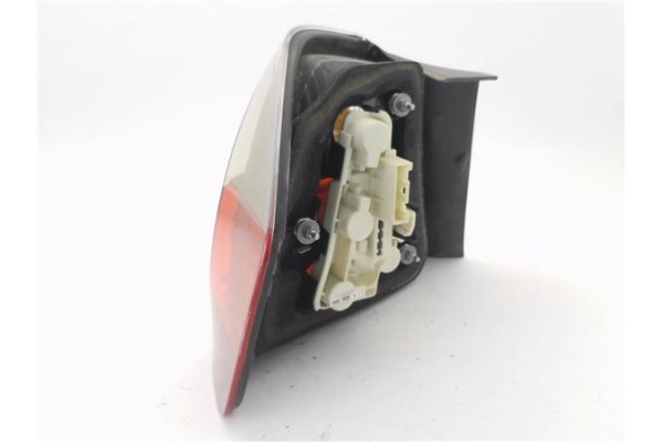 Recambio de piloto trasero derecho para bmw serie 3 berlina (e90) 3.0 330d referencia OEM IAM 63210406880  