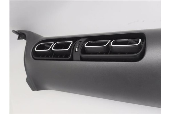 Recambio de rejilla entrada de aire para citroen c3 aircross 1.2 c-series referencia OEM IAM 13471197 39102617 