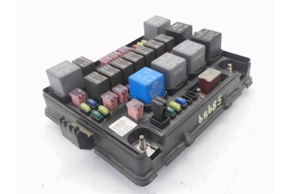 Recambio de caja fusibles/rele para ssangyong rodius 2.7 270 xdi referencia OEM IAM A105ED 6D18M 