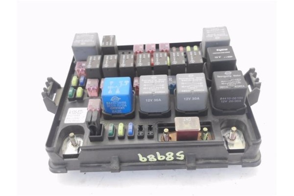Recambio de caja fusibles/rele para ssangyong rodius 2.7 270 xdi referencia OEM IAM A105ED 6D18M 