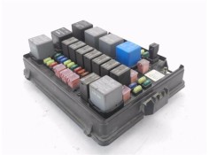 Recambio de caja fusibles/rele para ssangyong rodius 2.7 270 xdi referencia OEM IAM A105ED 6D18M 