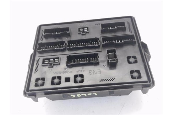 Recambio de caja fusibles/rele para ssangyong rodius 2.7 270 xdi referencia OEM IAM A105ED 6D18M 