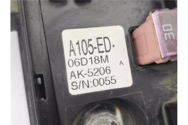 Recambio de caja fusibles/rele para ssangyong rodius 2.7 270 xdi referencia OEM IAM A105ED 6D18M 