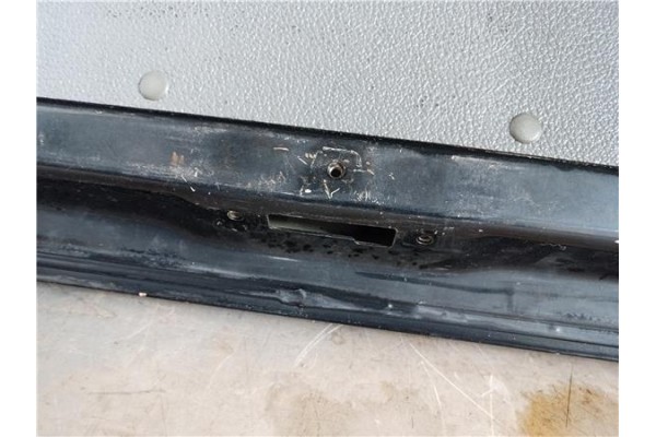 Recambio de porton trasero para opel corsa a referencia OEM IAM 176068  