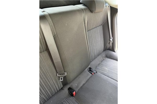 Recambio de asientos traseros para opel astra j 1.7 cdti referencia OEM IAM 13260762  