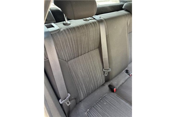 Recambio de asientos traseros para opel astra j 1.7 cdti referencia OEM IAM 13260762  