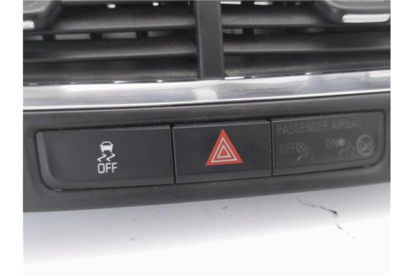 Recambio de rejilla entrada de aire para opel mokka 1.7 excellence referencia OEM IAM 95316390 95016183 