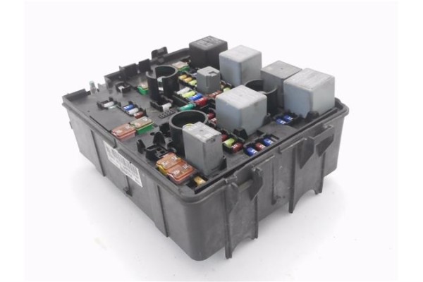 Recambio de caja fusibles/rele para opel mokka 1.7 excellence referencia OEM IAM 95263744 30959L 