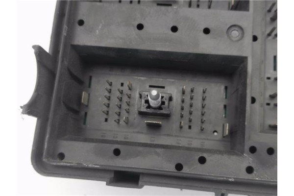 Recambio de caja fusibles/rele para opel mokka 1.7 excellence referencia OEM IAM 95263744 30959L 