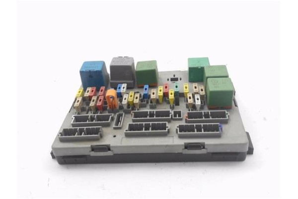 Recambio de caja fusibles/rele para peugeot 405 berlina 1.9 injection referencia OEM IAM 6500C3  