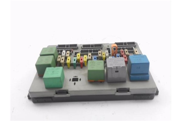 Recambio de caja fusibles/rele para peugeot 405 berlina 1.9 injection referencia OEM IAM 6500C3  