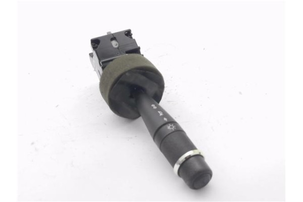 Recambio de mando de luces para peugeot 405 berlina 1.9 injection referencia OEM IAM 623971  