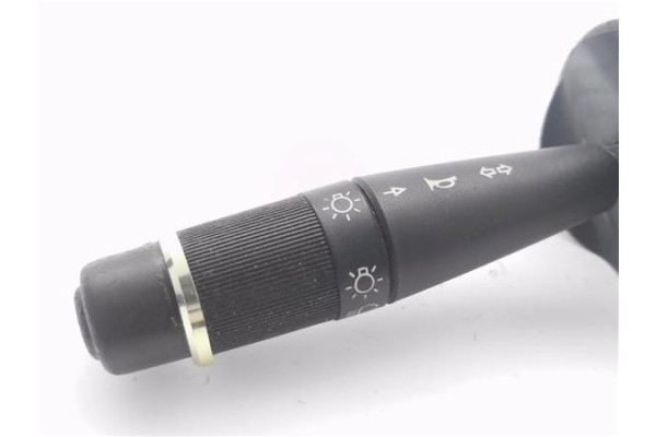 Recambio de mando de luces para peugeot 405 berlina 1.9 injection referencia OEM IAM 623971  