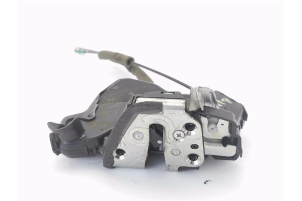Recambio de cierre electromagnetico delantero derecho para toyota corolla verso (r1) 2.2 d-4d sport referencia OEM IAM 690300216