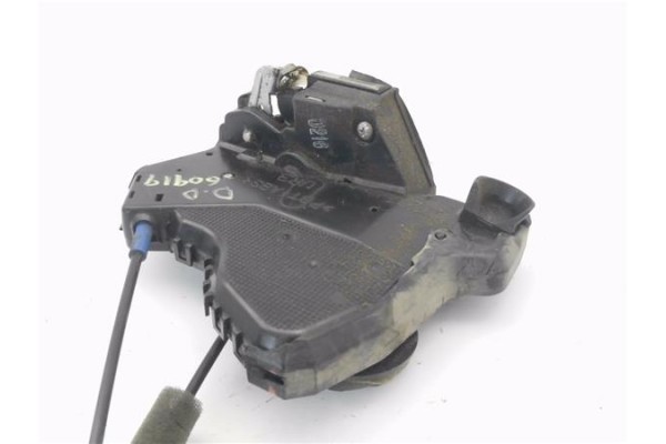 Recambio de cierre electromagnetico delantero derecho para toyota corolla verso (r1) 2.2 d-4d sport referencia OEM IAM 690300216