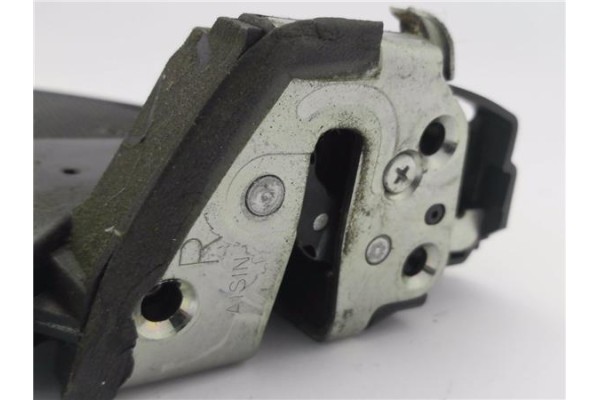 Recambio de cierre electromagnetico delantero derecho para toyota corolla verso (r1) 2.2 d-4d sport referencia OEM IAM 690300216