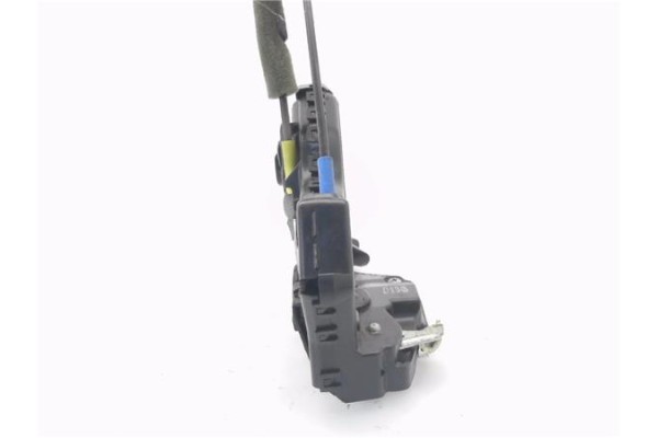 Recambio de cierre electromagnetico delantero izquierdo para toyota corolla verso (r1) 2.2 d-4d sport referencia OEM IAM 6904002