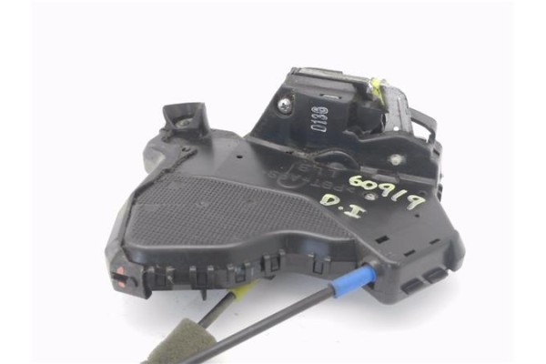 Recambio de cierre electromagnetico delantero izquierdo para toyota corolla verso (r1) 2.2 d-4d sport referencia OEM IAM 6904002