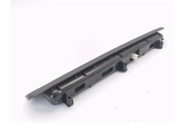 Recambio de luz central de freno para hyundai tucson (jm) 2.0 referencia OEM IAM 927002E051  
