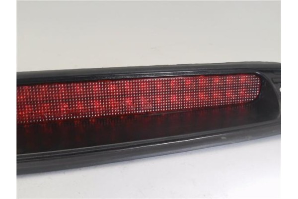 Recambio de luz central de freno para hyundai tucson (jm) 2.0 referencia OEM IAM 927002E051  
