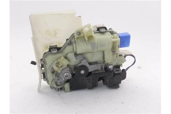 Recambio de cierre electromagnetico delantero izquierdo para volkswagen polo iv (9n3) 1.4 advance referencia OEM IAM 3B1837015AQ