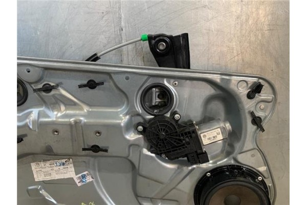 Recambio de elevalunas electrico delantero izquierdo para volkswagen polo iv (9n1) 1.4 tdi referencia OEM IAM 6Q4837401AM 3B1837