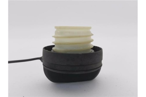 Recambio de tapon combustible para opel agila b 1.2 referencia OEM IAM 95508023  