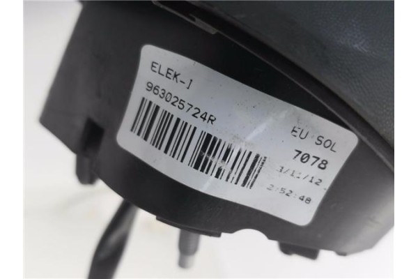 Recambio de retrovisor electrico izquierdo para renault clio iv 1.2 expression referencia OEM IAM 963025724R  
