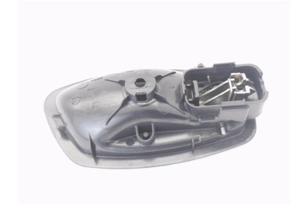 Recambio de manilla int. puerta delantero izquierda para renault clio iv 1.2 expression referencia OEM IAM 826730001R  